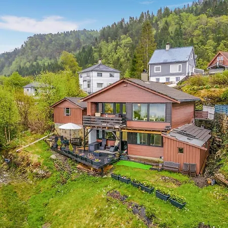 2 Bedroom In Fana *