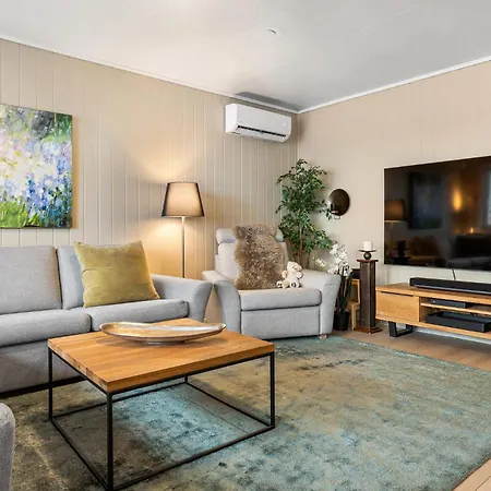 2 Bedroom In Fana Fanahamaren