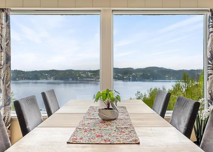 2 Bedroom In Fana Fanahamaren