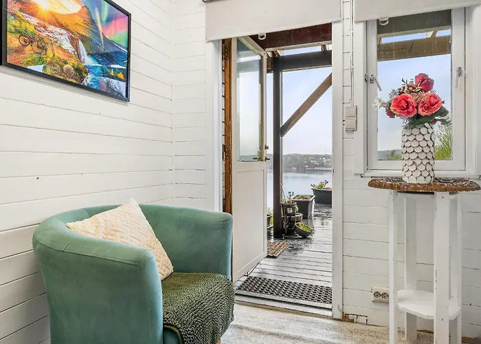 Semesterbostad 2 Bedroom In Fana Fanahamaren