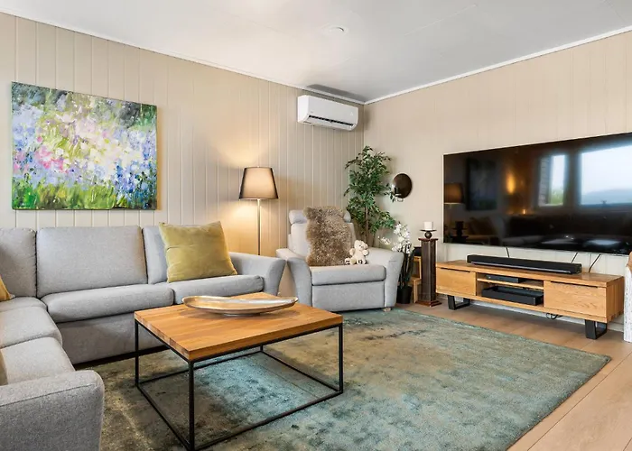 2 Bedroom In Fana Fanahamaren
